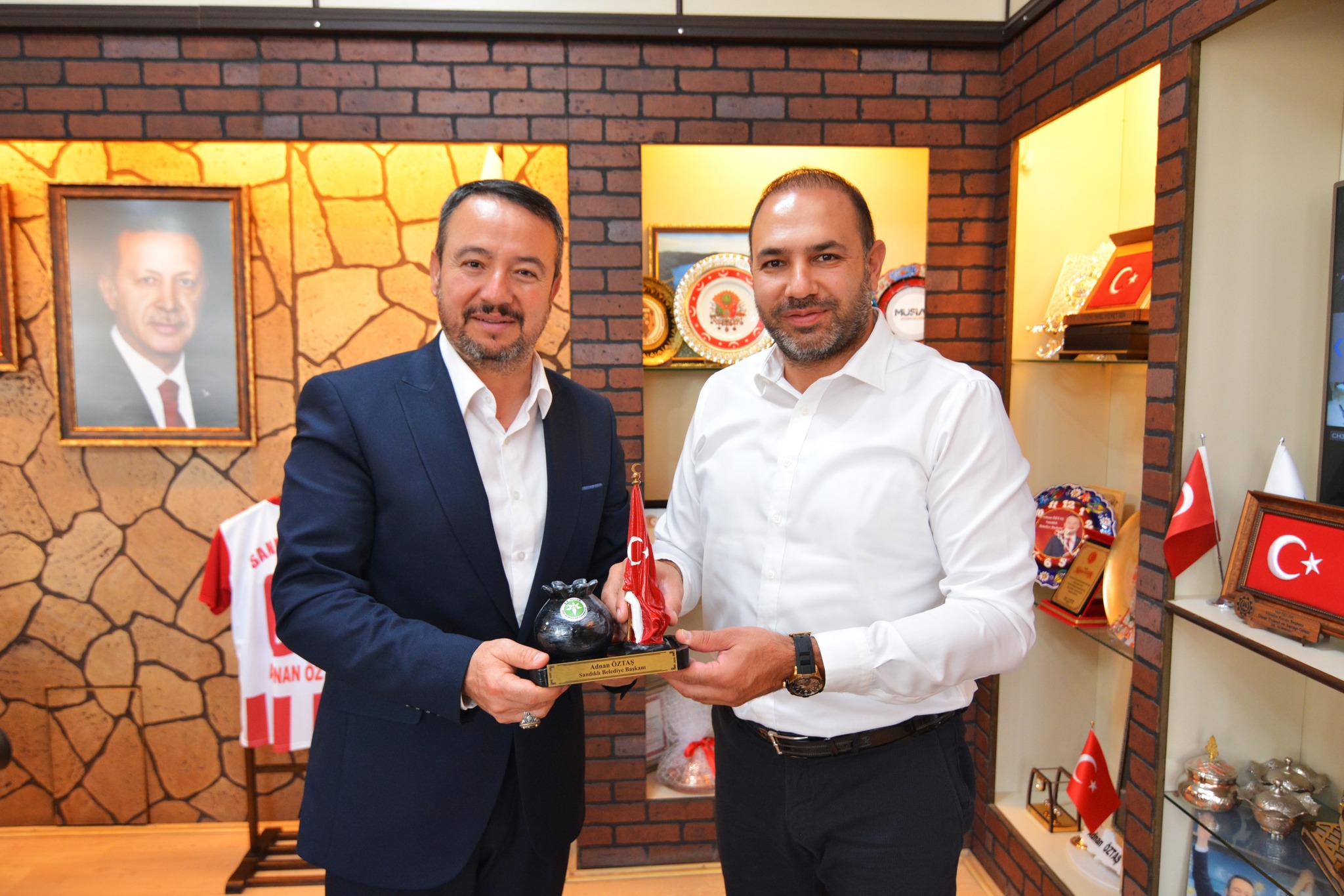 BAŞKAN EROĞLUNDAN BAŞKAN ÖZTAŞ'A ZİYARET