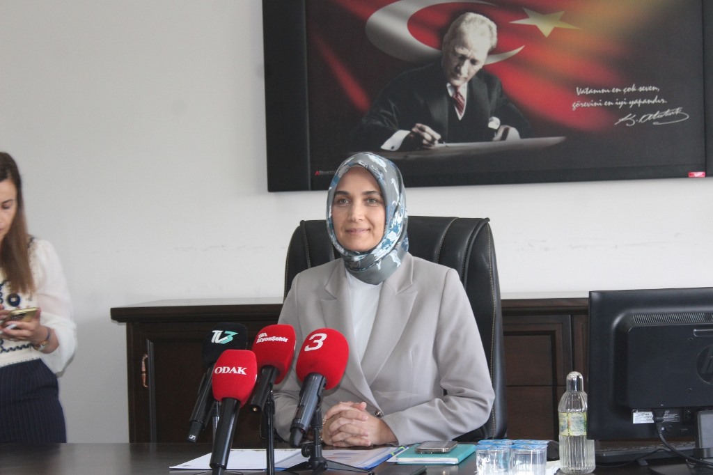 DEVLET ANA VATANDAŞLARIN SORUNLARINI DİNLEDİ