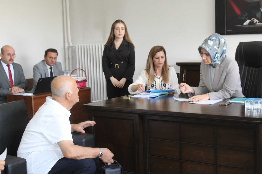 DEVLET ANA VATANDAŞLARIN SORUNLARINI DİNLEDİ