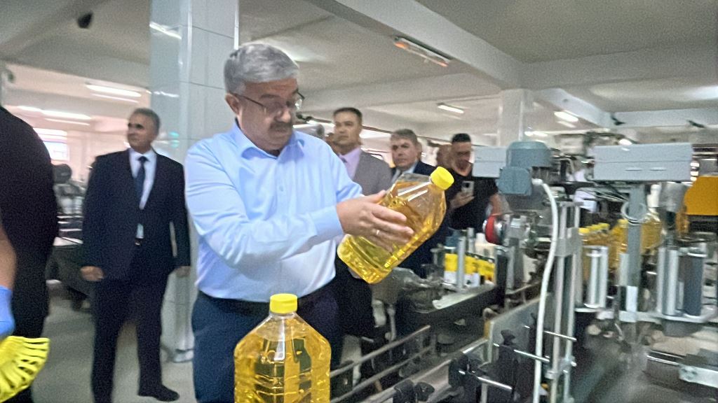 MİLLETVEKİLLERİNDEN TARIM KREDİ YAĞ FABRİKASINDA İNCELEME