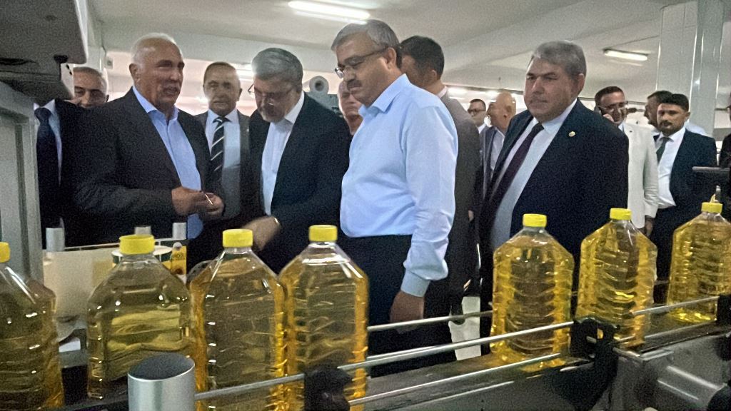 MİLLETVEKİLLERİNDEN TARIM KREDİ YAĞ FABRİKASINDA İNCELEME