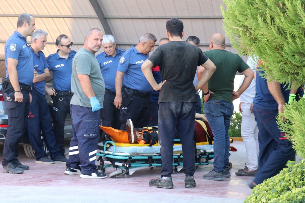 ÜÇÜNCÜ KATTAN ZEMİNE ÇAKILAN ASANSÖRDEKİ 4 KİŞİ YARALANDI
