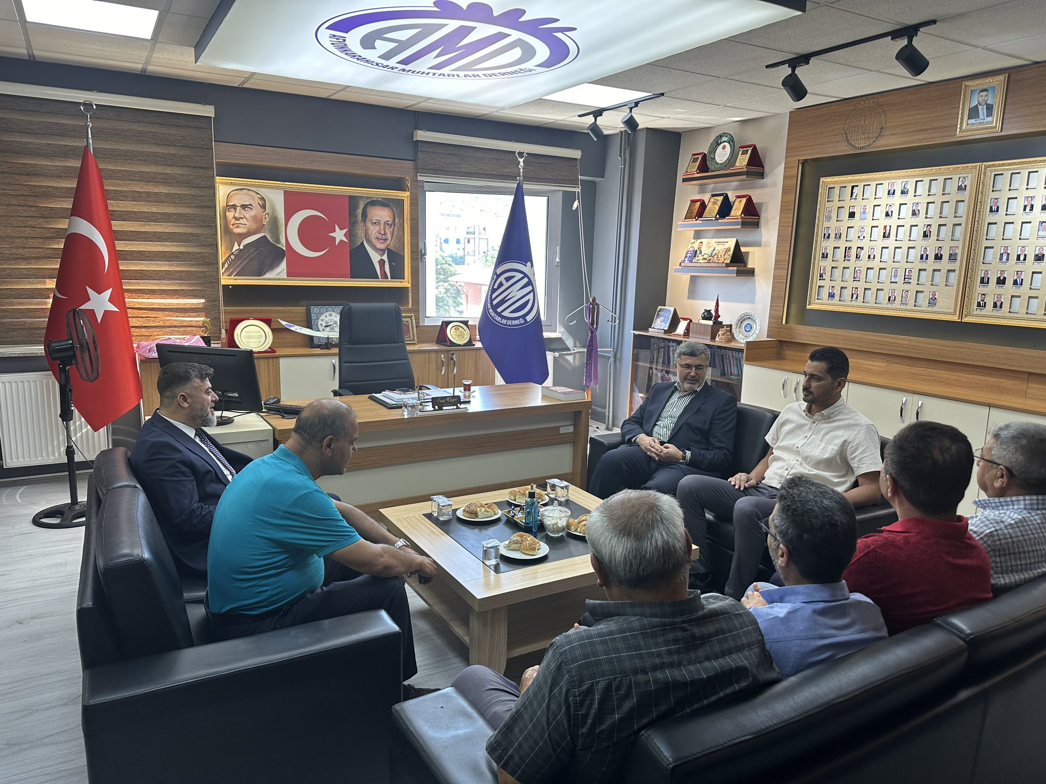 Milletvekili Ali Özkaya, Muhtarlar Derneği Ziyaret Etti
