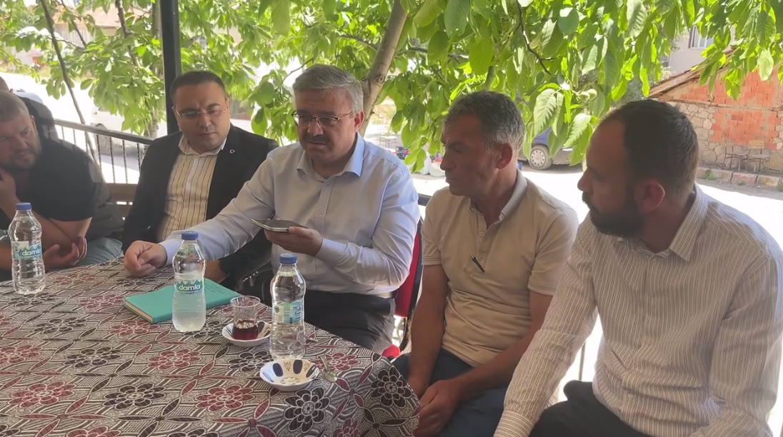 Ayağının Tozuyla Yangın Bölgesine Gitti Vekil Yurdunuseven Köylülerle Bir Araya Geldi