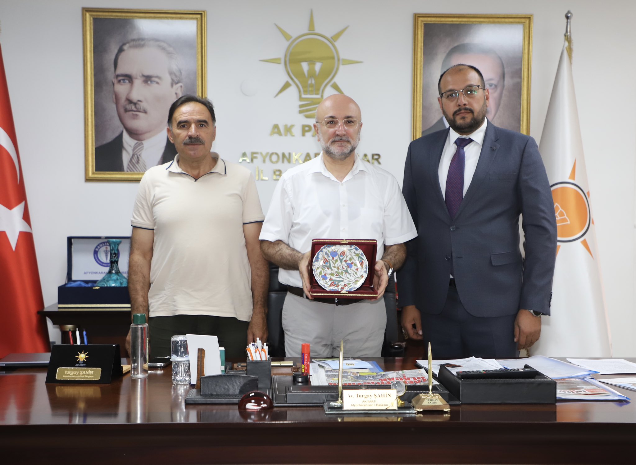 AK Partili Şahin’e Bayat Ekibinden Ziyaret