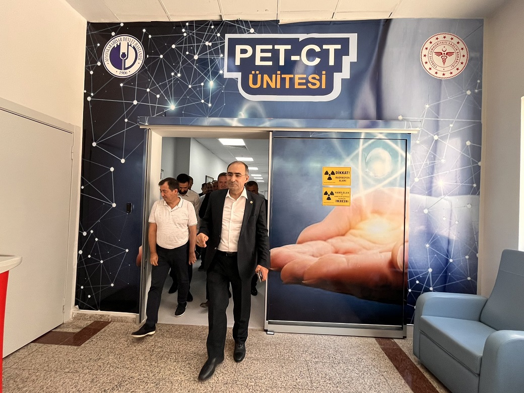 ARSLAN DEVLET HASTANESİNİ ZİYARET ETTİ PET CT CİHAZINI İNCELEDİ