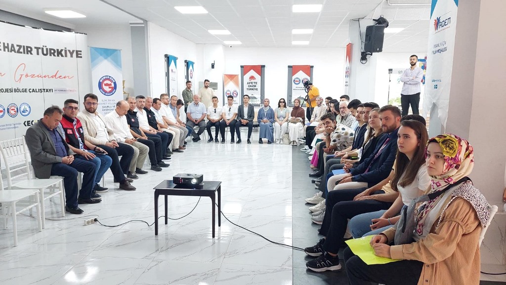 "AFETE HAZIR TÜRKİYE EGE BÖLGESİ ÇALIŞTAYI" YAPILDI