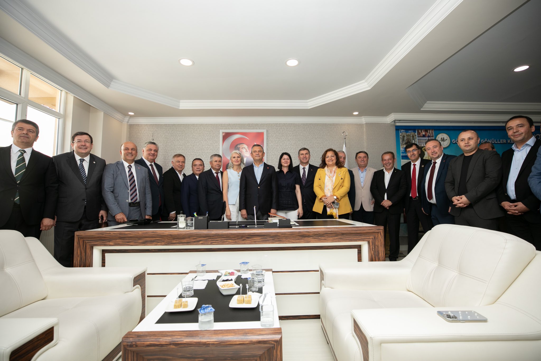 Başkan Köksal, CHP Belediye Başkanları Toplantısına Katıldı