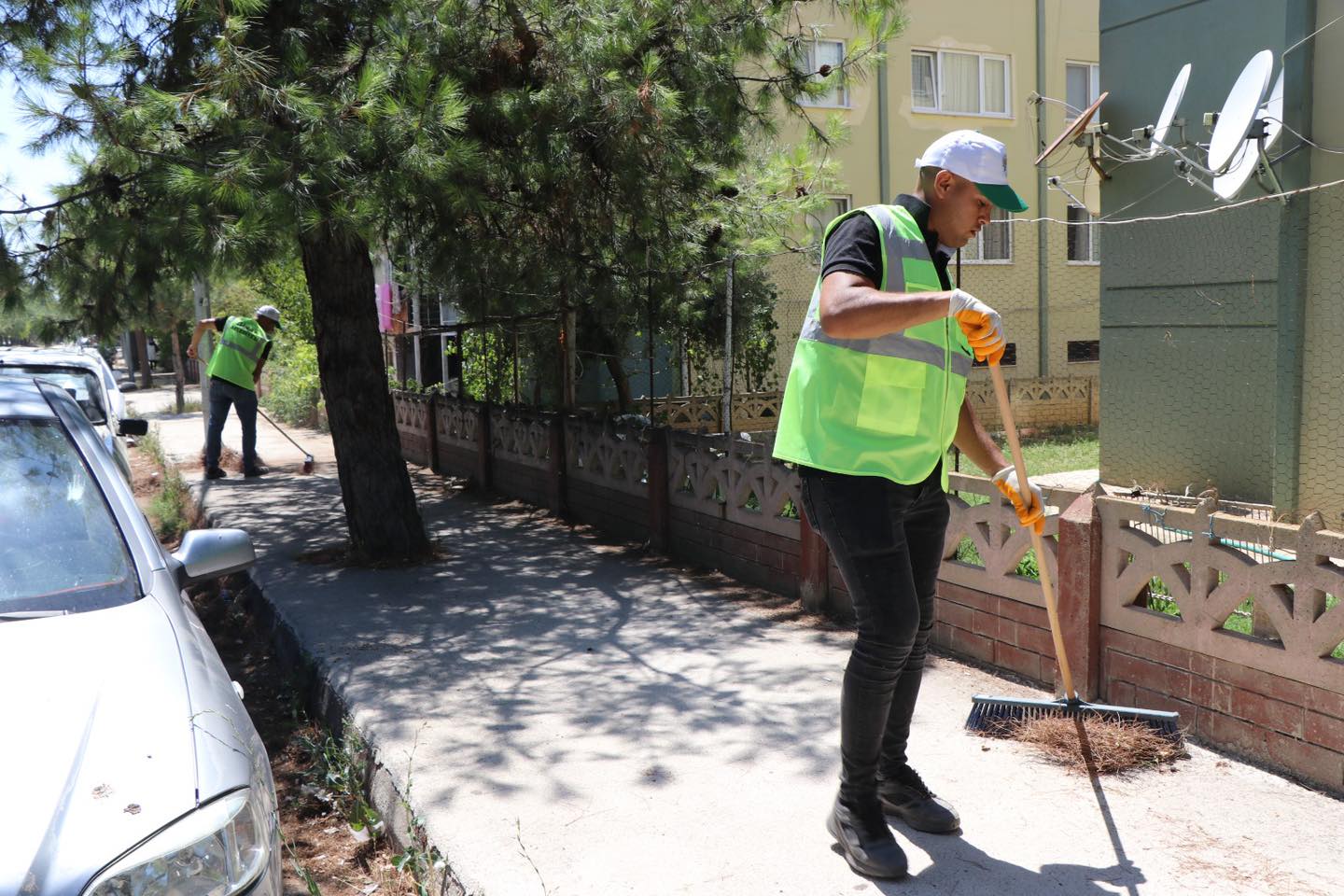 Dinar'da Temizlik Çalışmaları Hız Kazandı