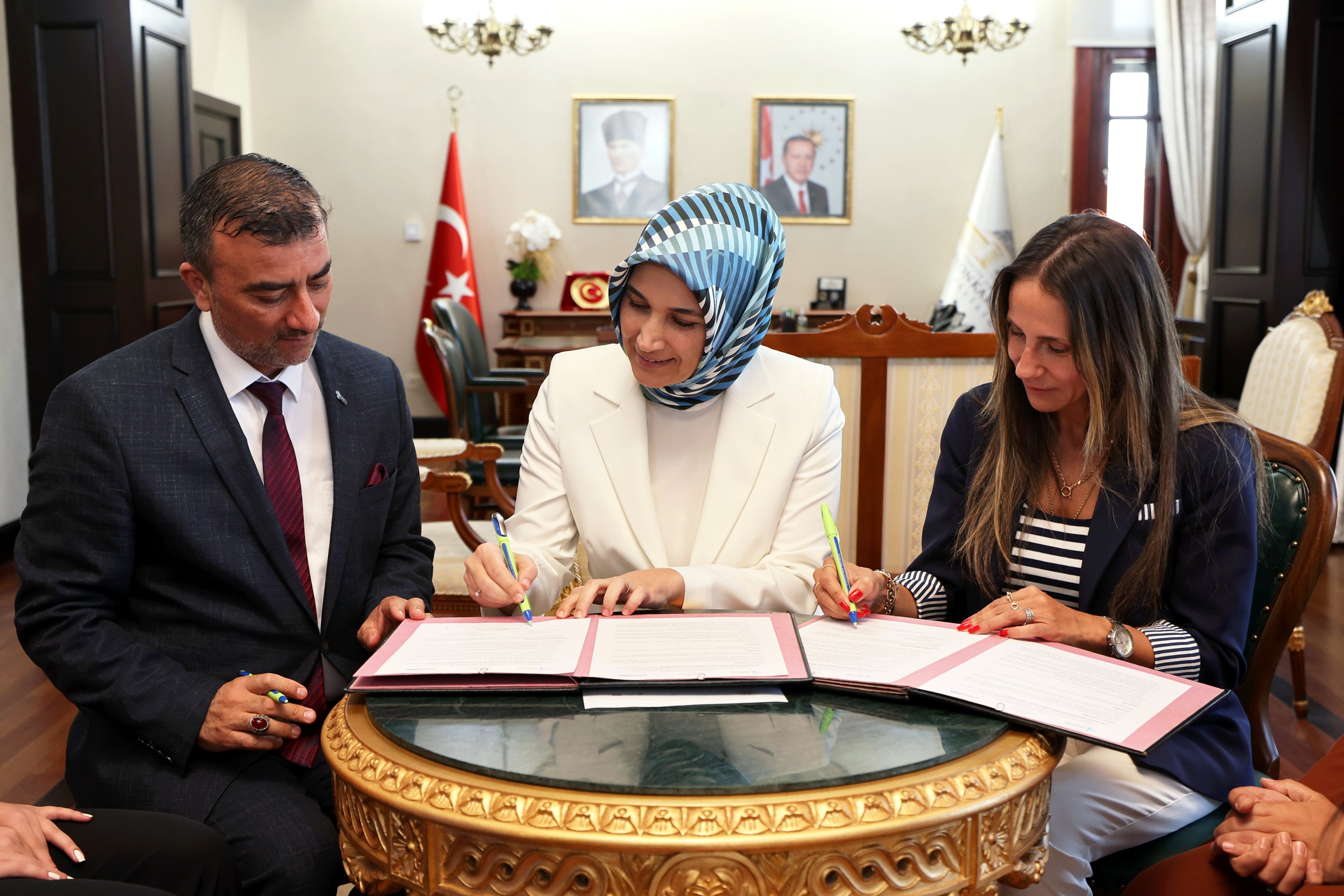 Afyonkarahisar'da Kadın İstihdamını Destekleyen Protokol İmzalandı!