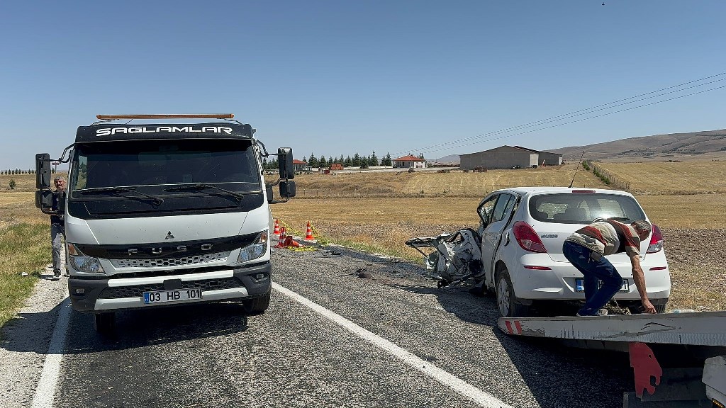 3 ARACIN KARIŞTIĞI KAZADA 1 KİŞİ ÖLDÜ, 4 KİŞİ YARALANDI