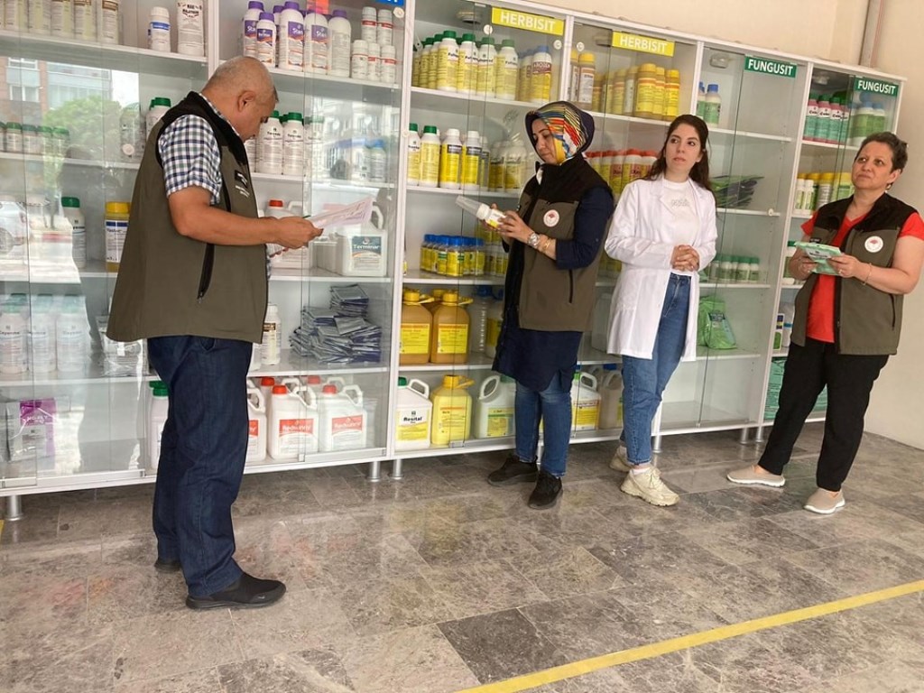 AFYONKARAHİSAR'DA 102 BAYİ DENETLENDİ