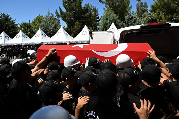 Polis Memuru Kuzkun Toprağa Verildi