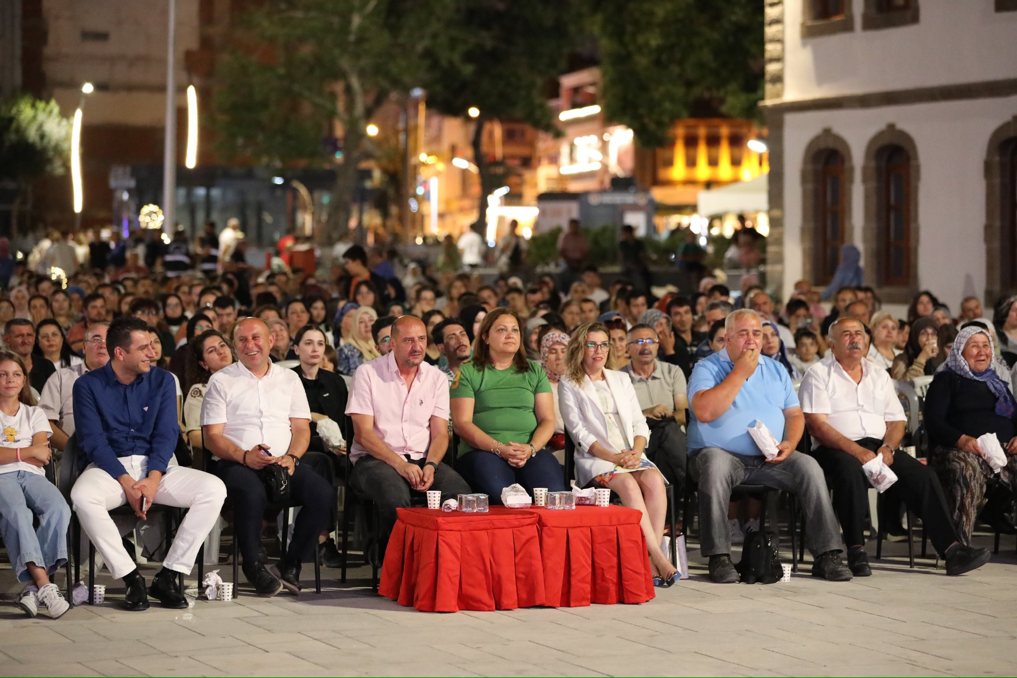 AFYONKARAHİSAR ŞEHİT ÖĞRETMENİ BEYAZ PERDEDEN TANIDI