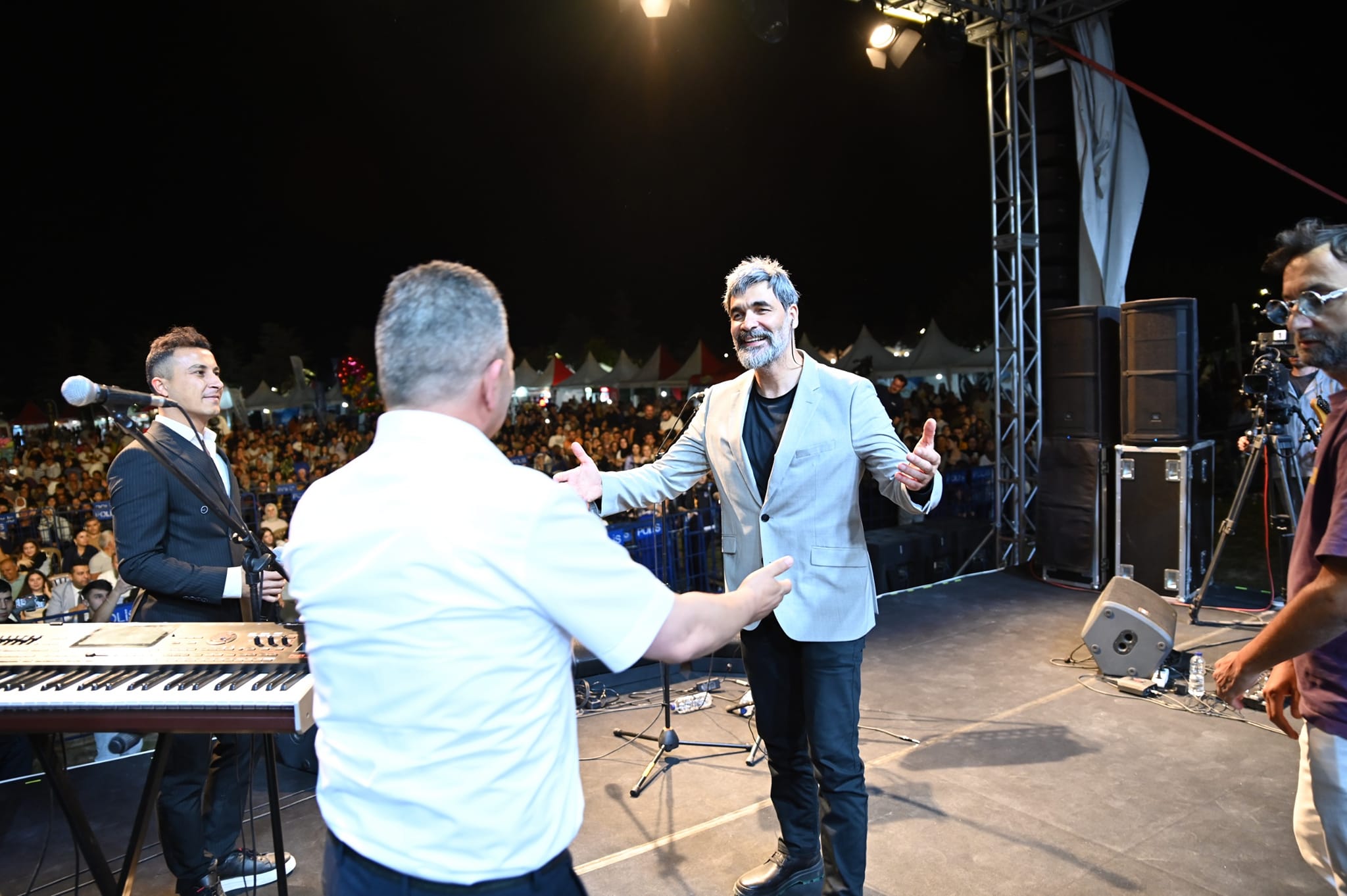 17. Emirdağ Gurbetçi Festivali'nde Uğur Işılak Coşkusu Yaşandı