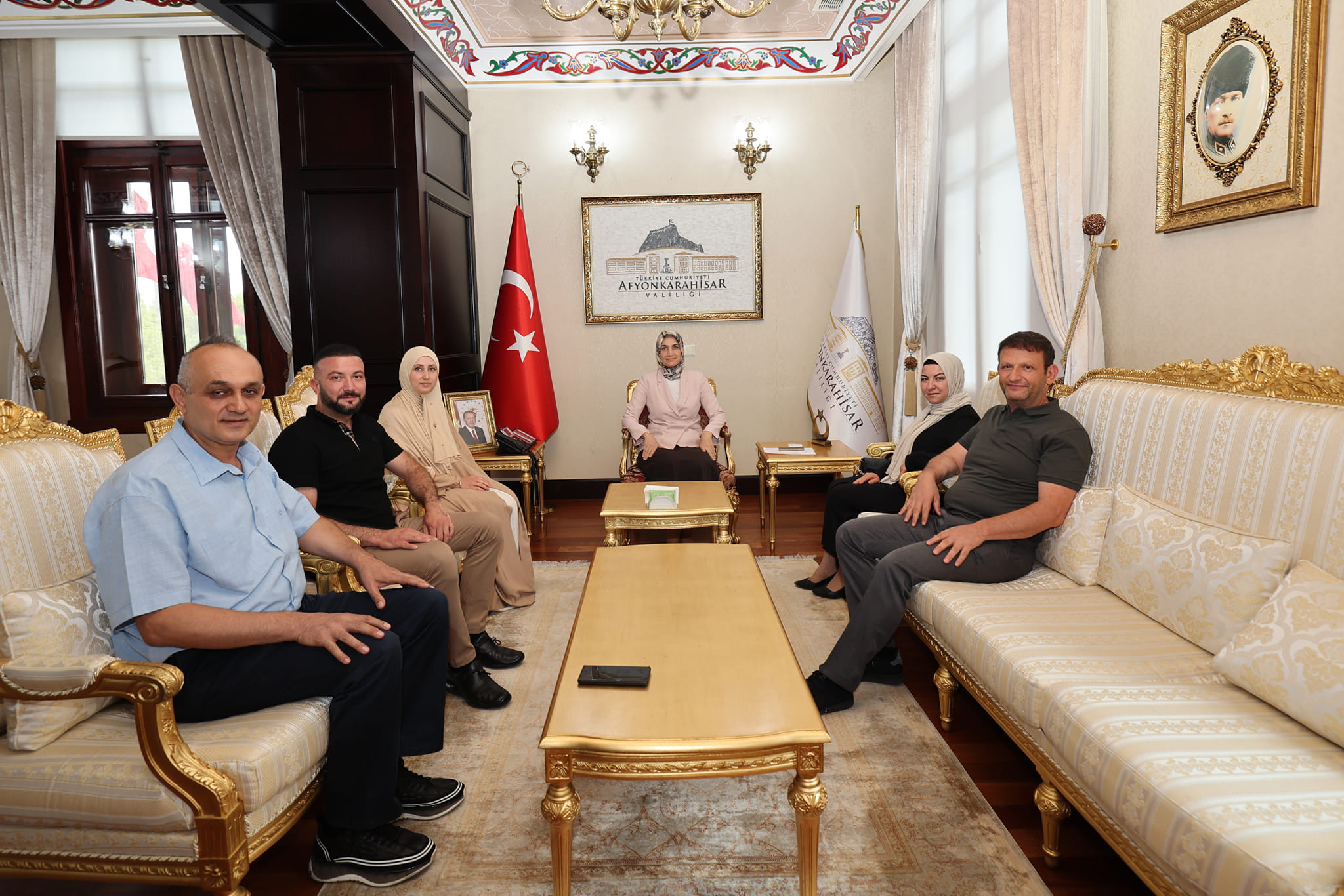 Vali Doç. Dr. Kübra Güran Yiğitbaşı, İş İnsanlarını Makamında Kabul Etti