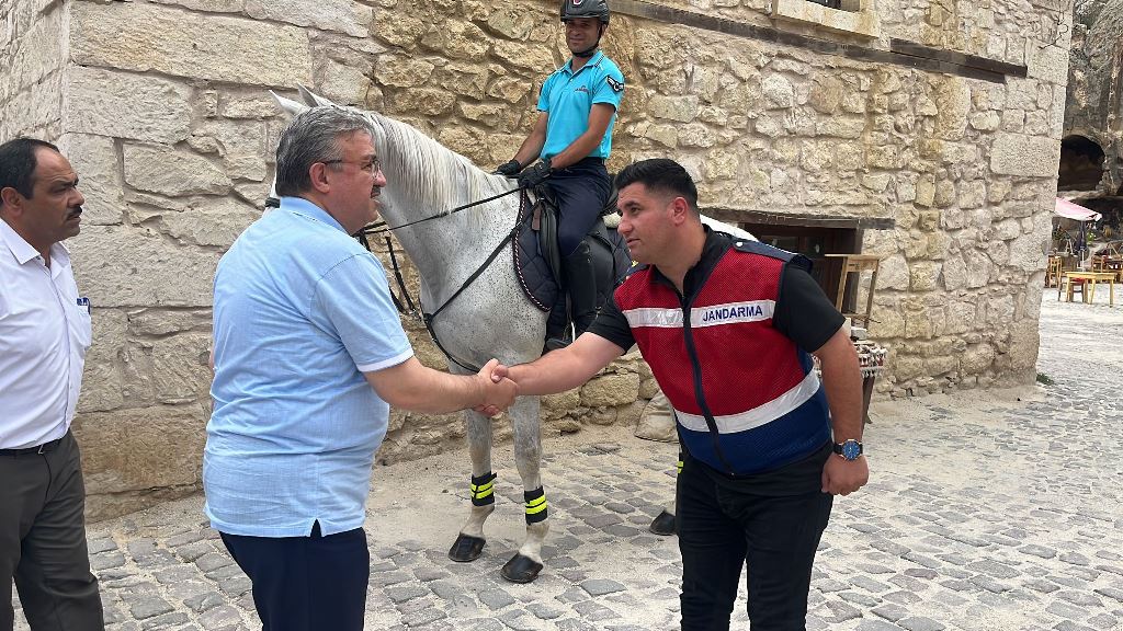 YURDUNUSEVEN, AFYON'U KARIŞ KARIŞ GEZİYOR
