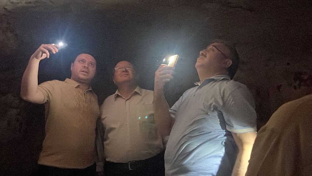 YURDUNUSEVEN, AFYON'U KARIŞ KARIŞ GEZİYOR
