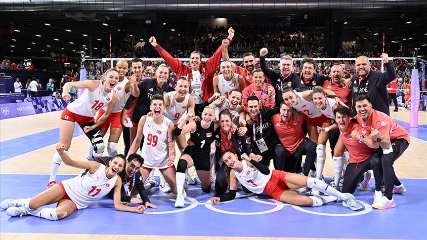 A Milli Kadın Voleybol Takımı Olimpiyat Oyunlarında İlk Kez Yarı Finale Yükseldi