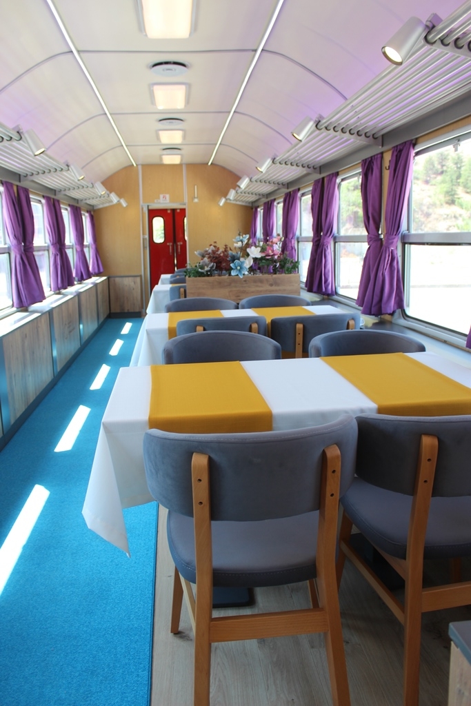 VALİ YİĞİTBAŞI, VAGON AFYON CAFE'Yİ GEZDİ
