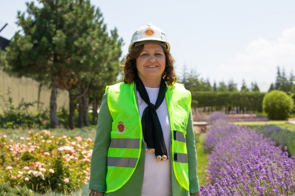 "HALKIMIZIN YARARINA OLAN HER PROJENİN ARKASINDAYIM"