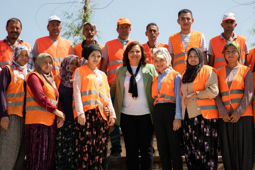 "HALKIMIZIN YARARINA OLAN HER PROJENİN ARKASINDAYIM"