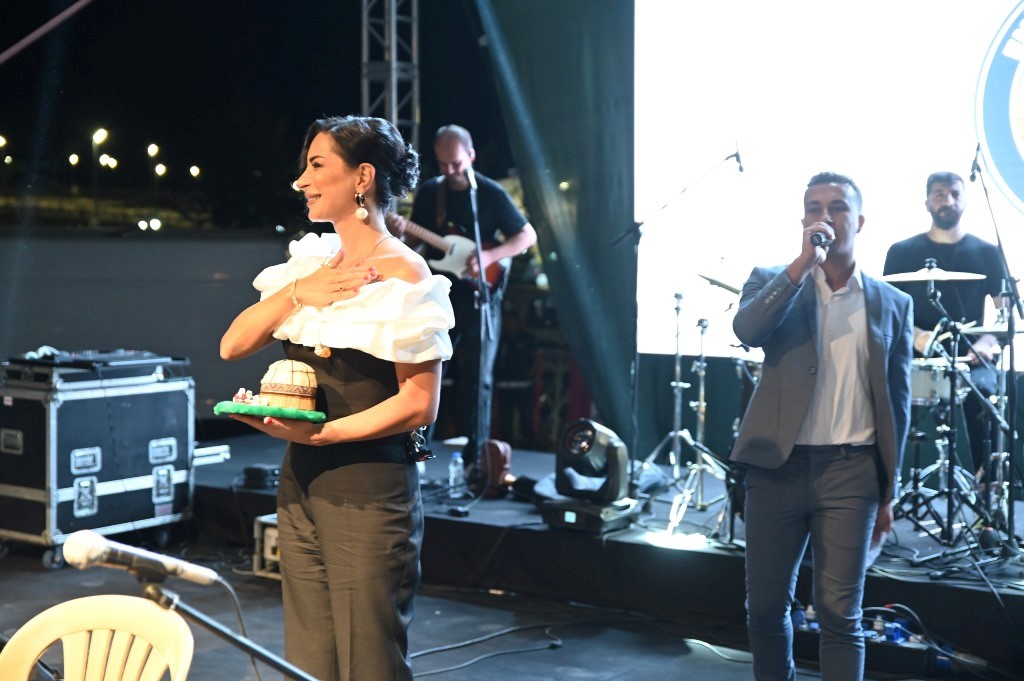ÖZLEM ÖZDİL BÜYÜLEDİ