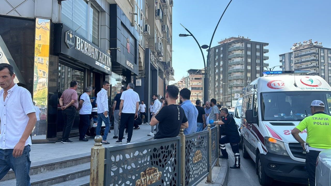 İntihar Mı? Cinayet Mi? Kuyumcu, Dükkânında Ölü Bulundu