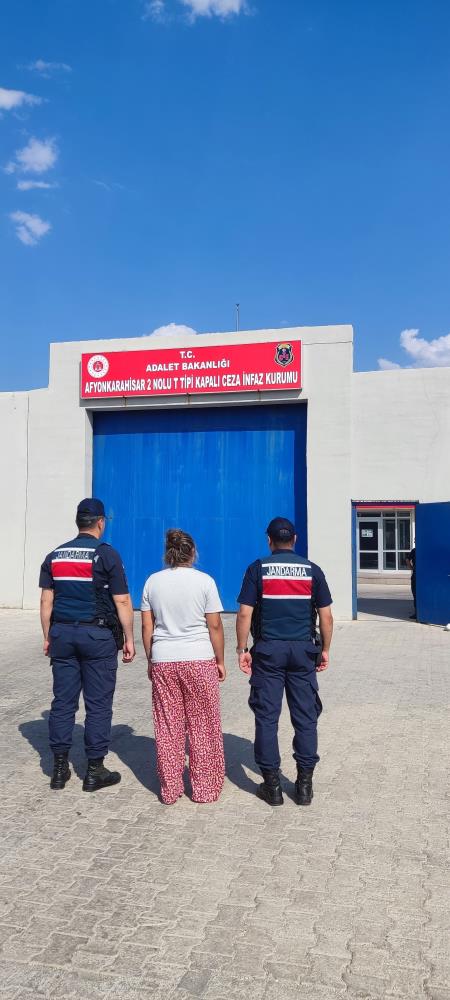 10 Yıl 10 Ay Hapis Cezası ile Aranıyordu: Aranması olan şahsı jandarma yakaladı