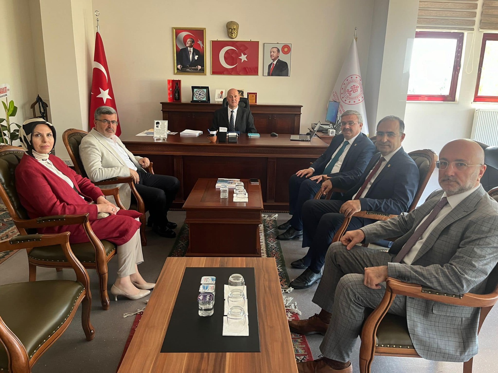 ÜÇ VEKİL TEBRİK ZİYARETİ GERÇEKLEŞTİRDİ