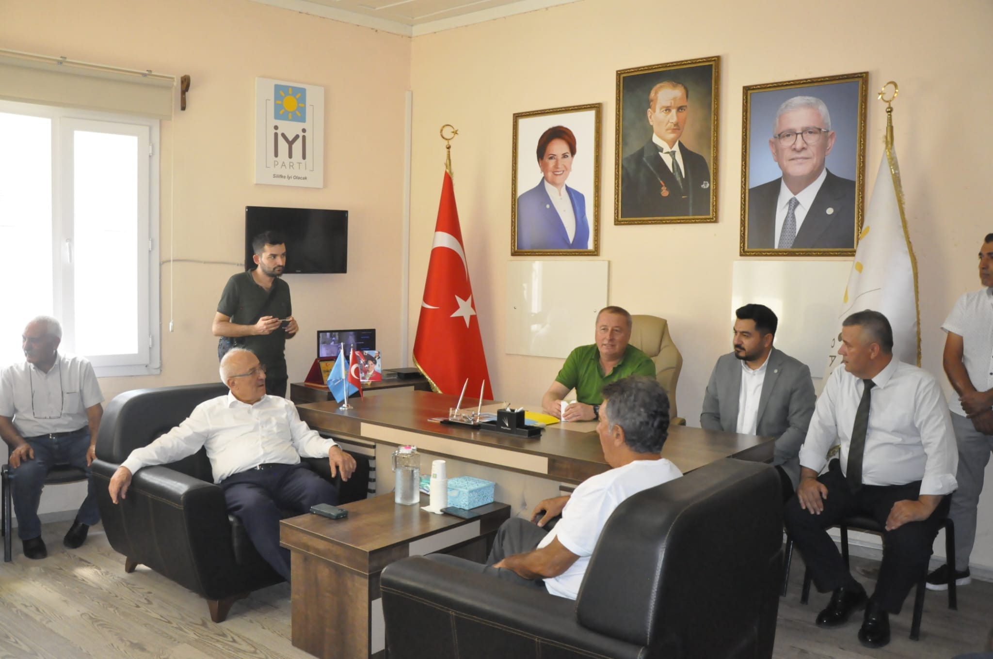 İYİ Partili Olgun Mersin'de Teşkilat Buluşmasına Katıldı