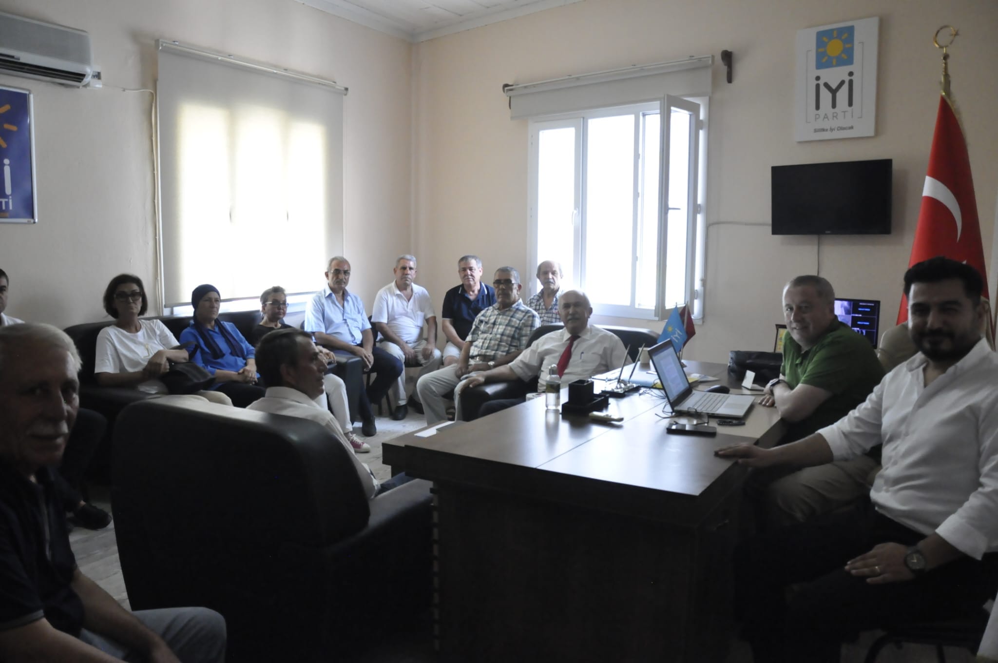 İYİ Partili Olgun Mersin'de Teşkilat Buluşmasına Katıldı