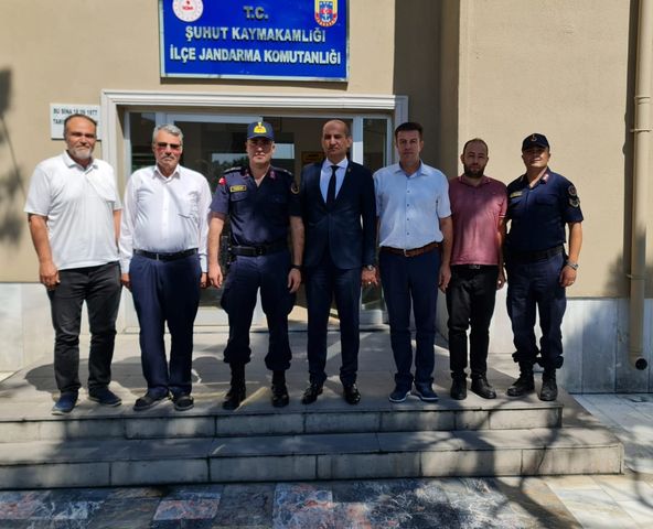 ŞUHUT İLÇE JANDARMA KOMUTANLIĞINI ZİYARET ETTİLER