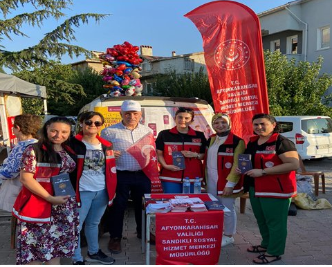 Ekipler Vatandaşları Bilgilendirmeye Devam Ediyor