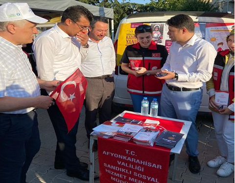 Ekipler Vatandaşları Bilgilendirmeye Devam Ediyor