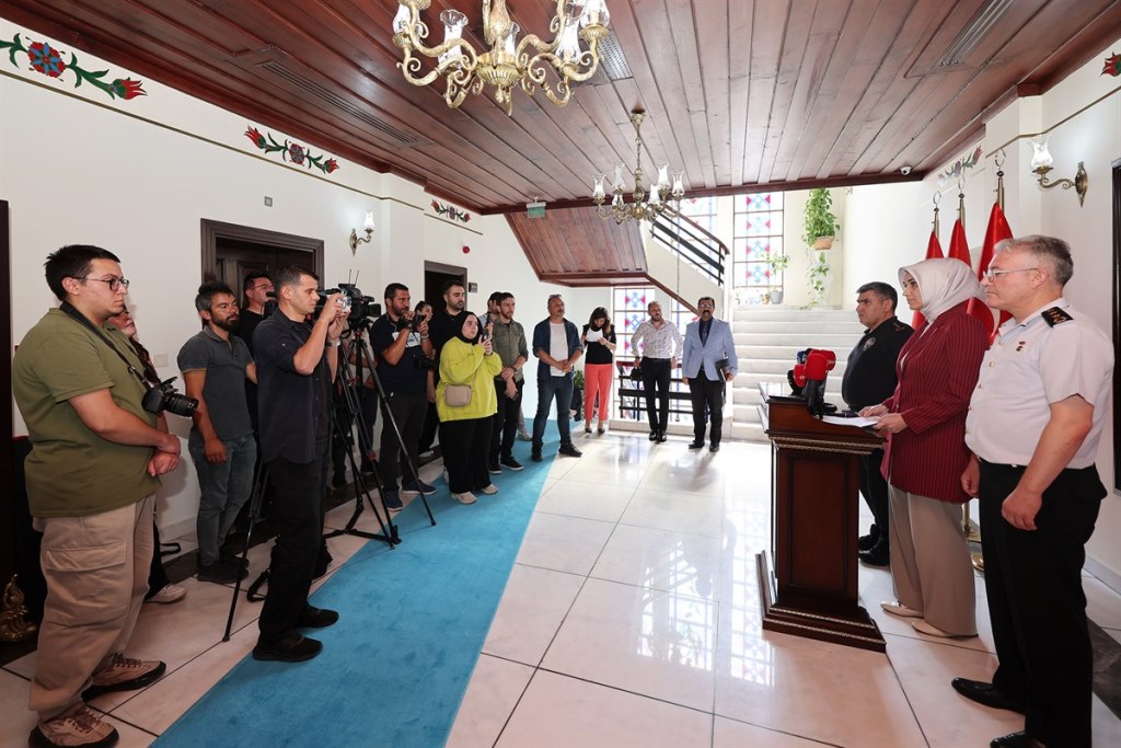"ZAFER HAFTASI TÖRENLERİNDE ATLI JANDARMA TİMLERİ GÖREV YAPACAK"