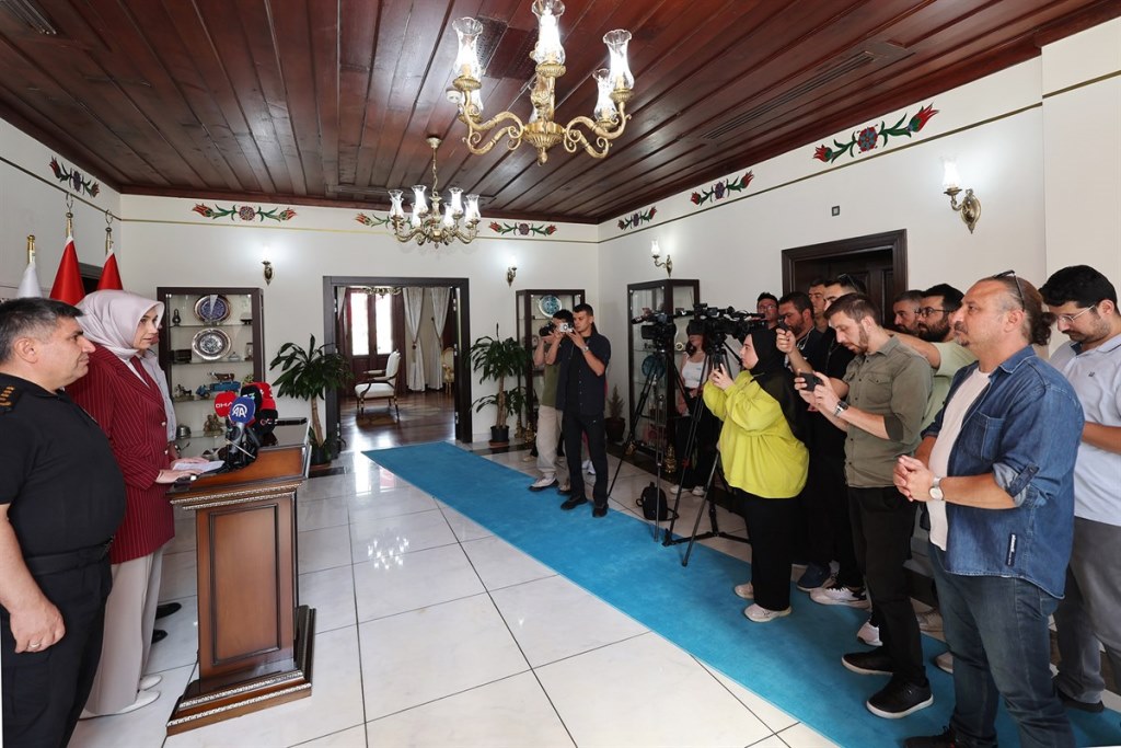 "ZAFER HAFTASI TÖRENLERİNDE ATLI JANDARMA TİMLERİ GÖREV YAPACAK"
