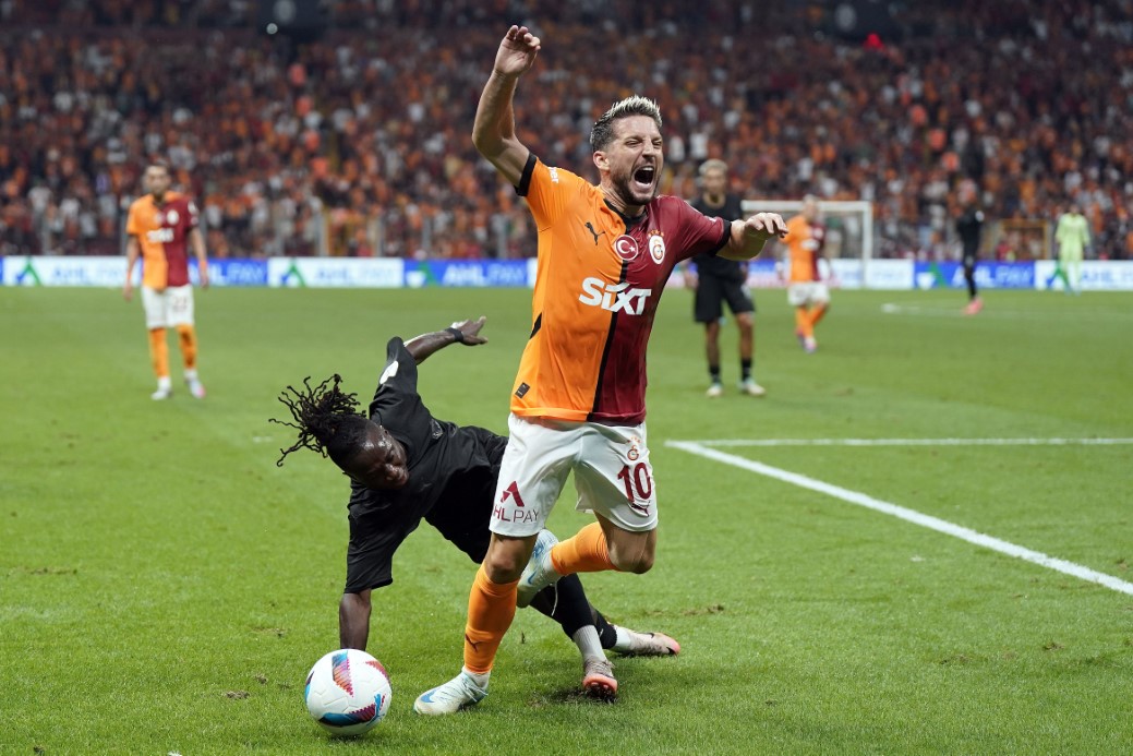 Son Şampiyon Kabustan 90'da Uyandı!  Hatayspor'u 2-1 mağlup etti