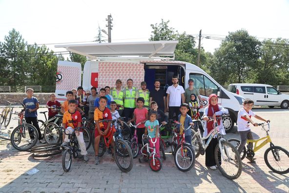 Başkan Altay'dan  Çocuklar İçin Yeni Bisiklet Bakım Hizmeti
