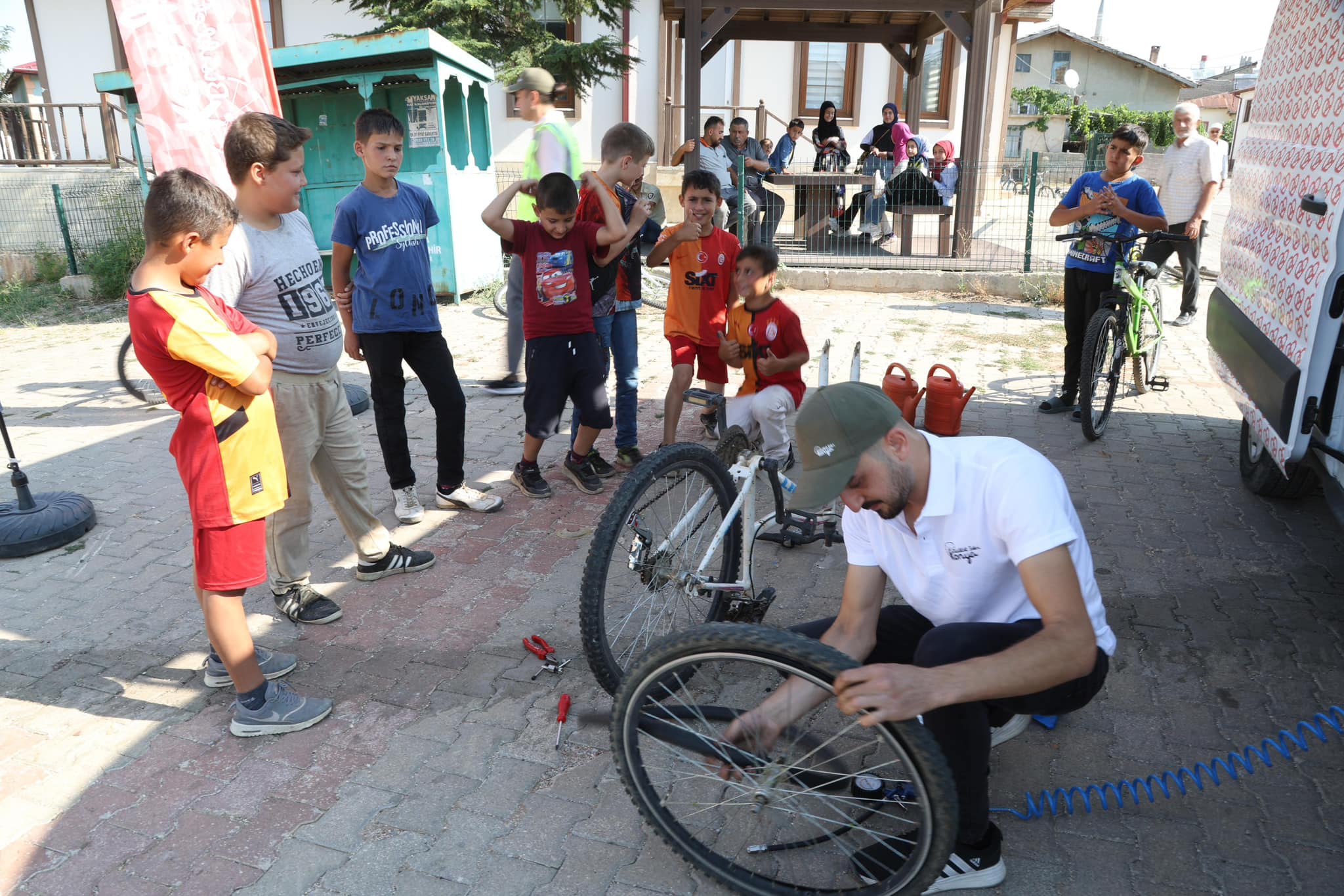 Başkan Altay'dan  Çocuklar İçin Yeni Bisiklet Bakım Hizmeti