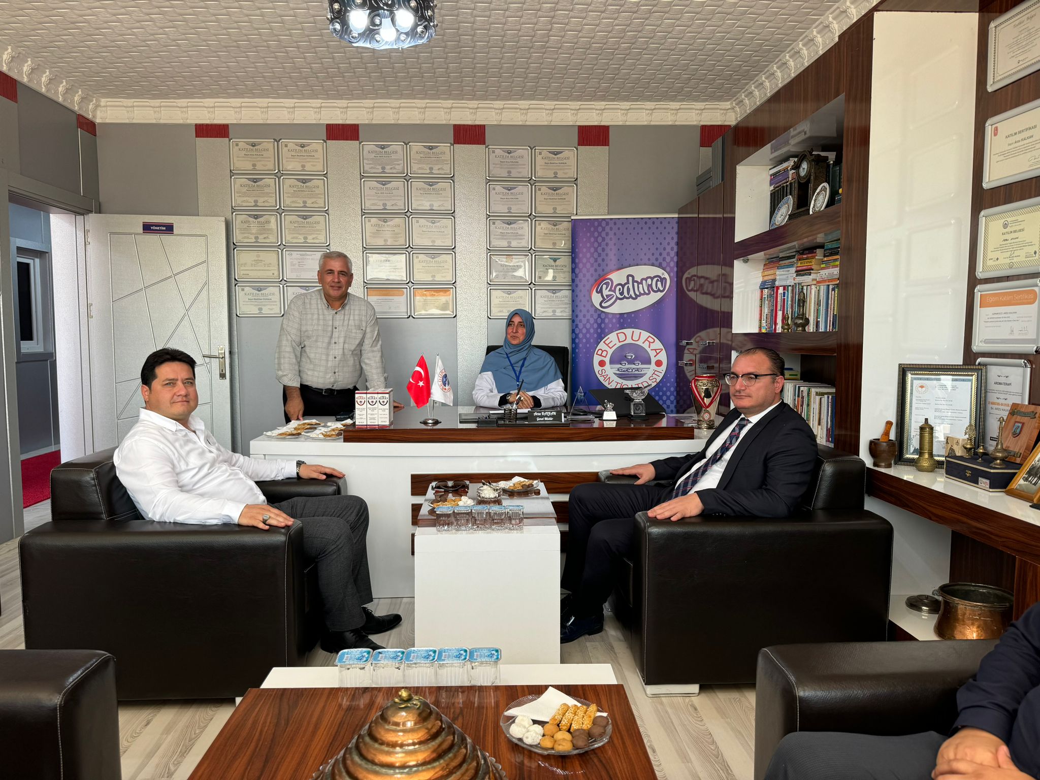 Başkan Aynacı'dan  Organize Sanayi Bölgesinde Faaliyet Gösteren Fabrikalara Ziyaret