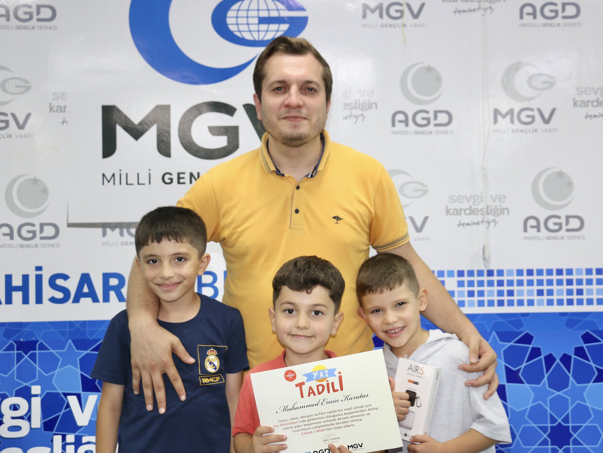 Genç Siyasi İsim Karataş Sevinç ve Heyecana Ortak Oldu