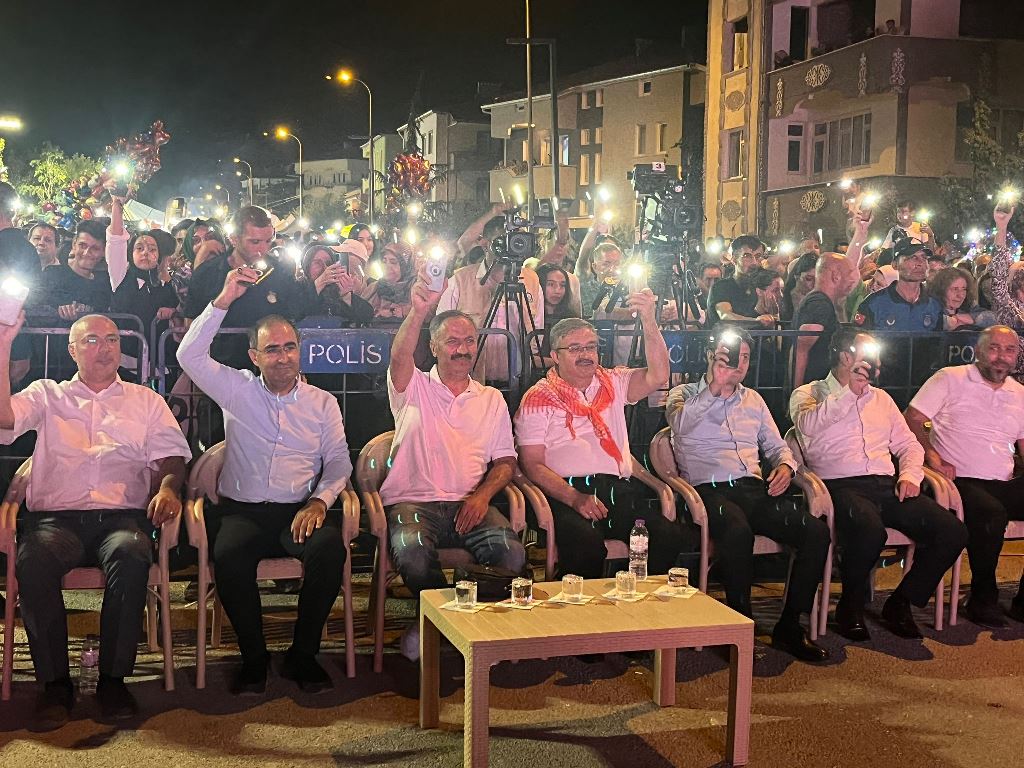 AK PARTİ MİLLETVEKİLLERİ SANDIKLI'DA TEMASLARDA BULUNDU