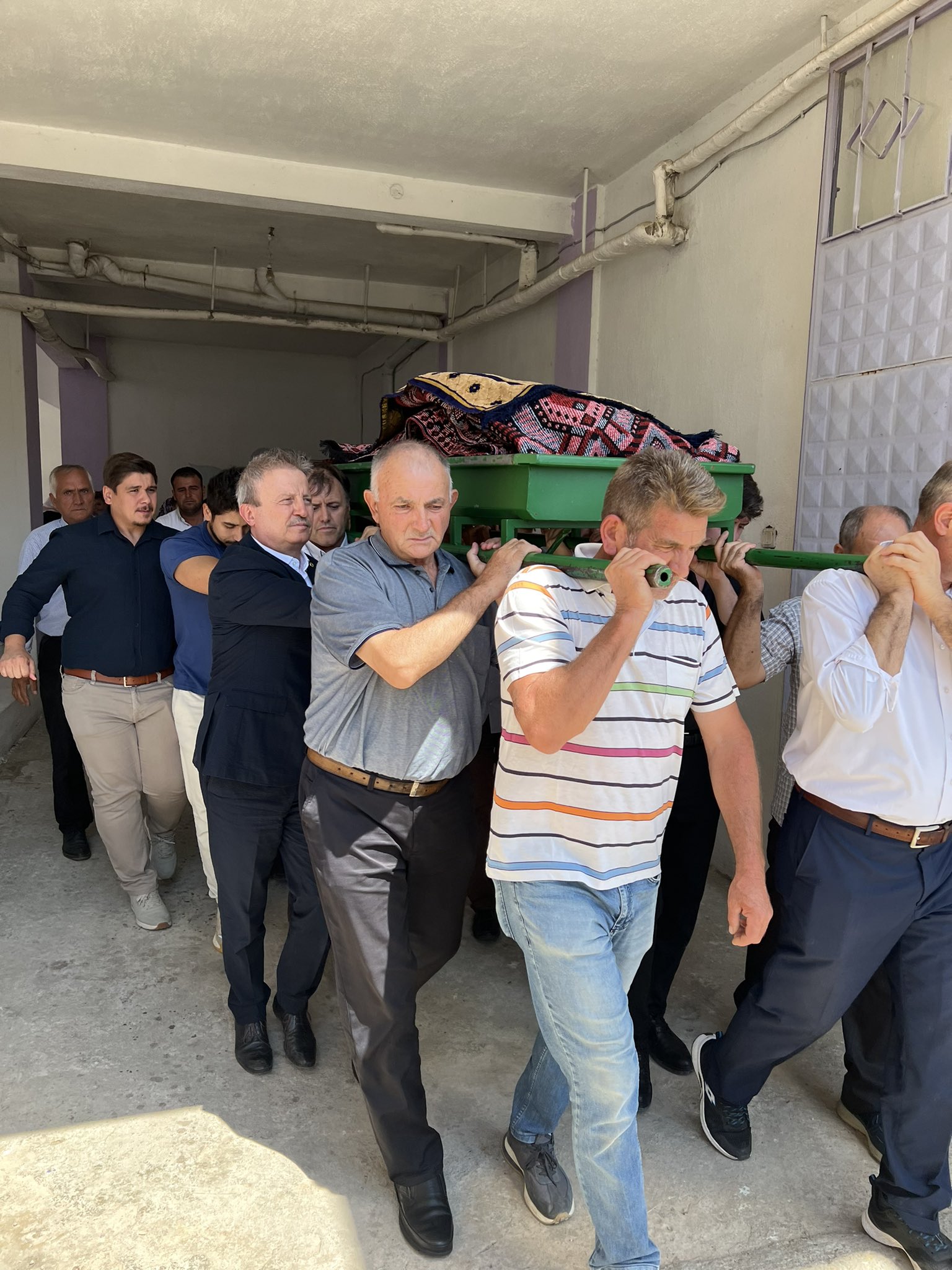 Koçak Cenazeye Katıldı Ulupınar'ın Tabutuna Omuz Verdi