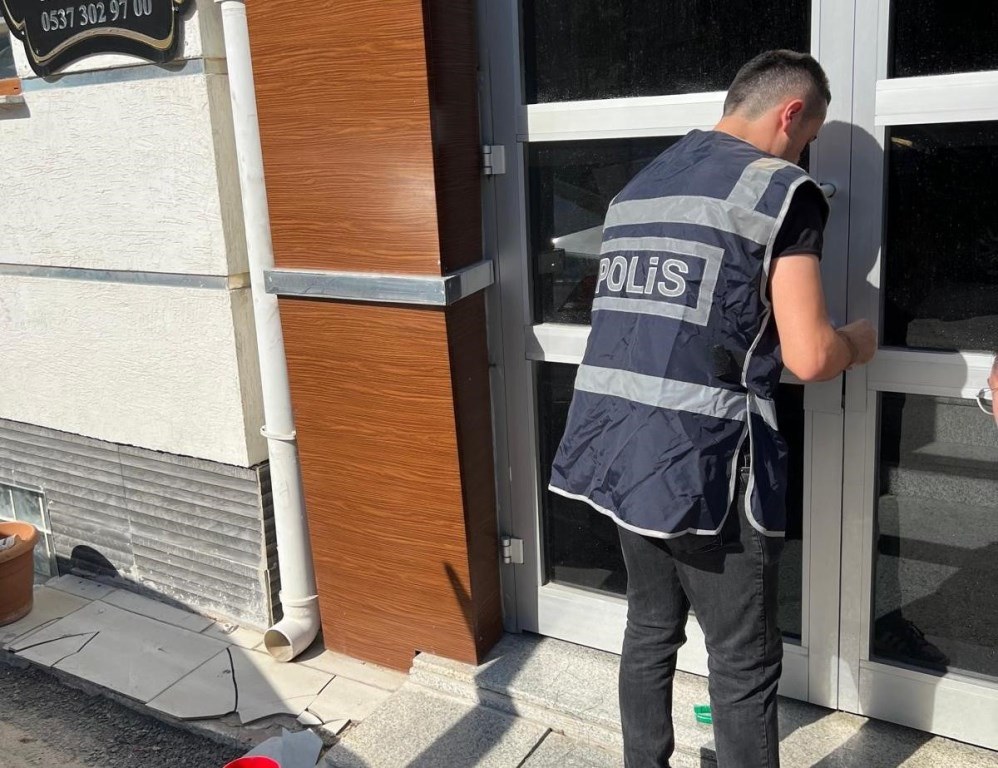 FUHUŞ YAPILAN APART SÜİT MÜHÜRLENDİ