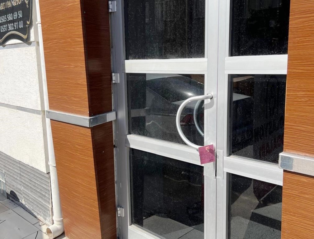 FUHUŞ YAPILAN APART SÜİT MÜHÜRLENDİ
