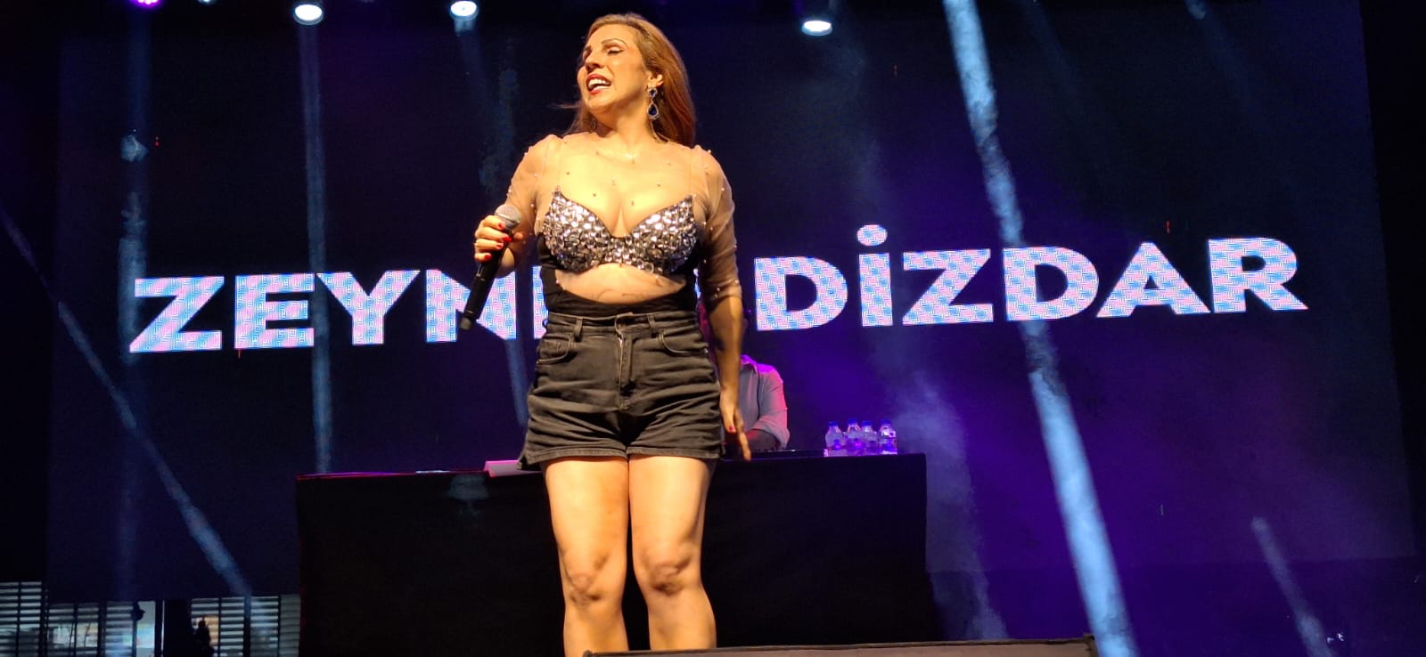 Zeynep Dizdar, Afyonkarahisar'da Sahne aldı
