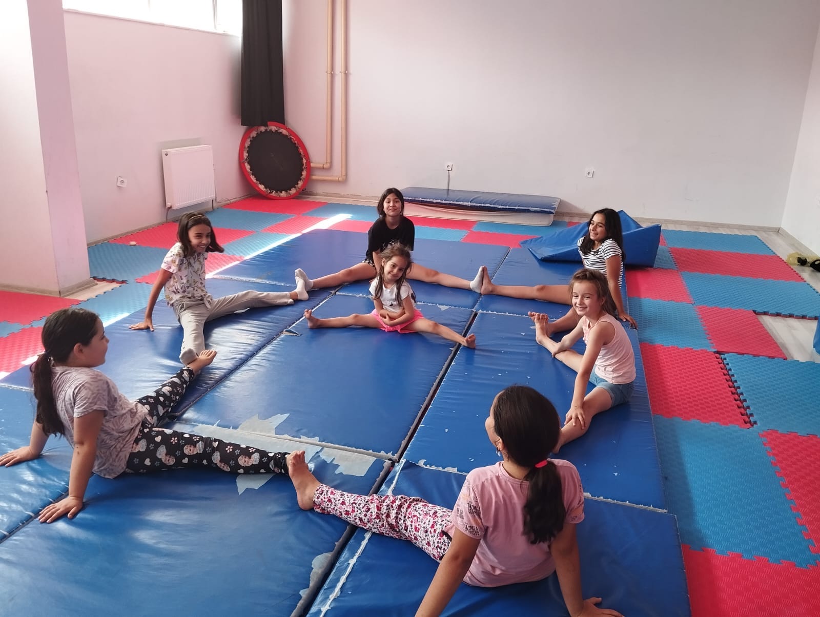Emirdağ Belediyesi Yaz Spor Okulları'nda Eğitimler Devam Ediyor