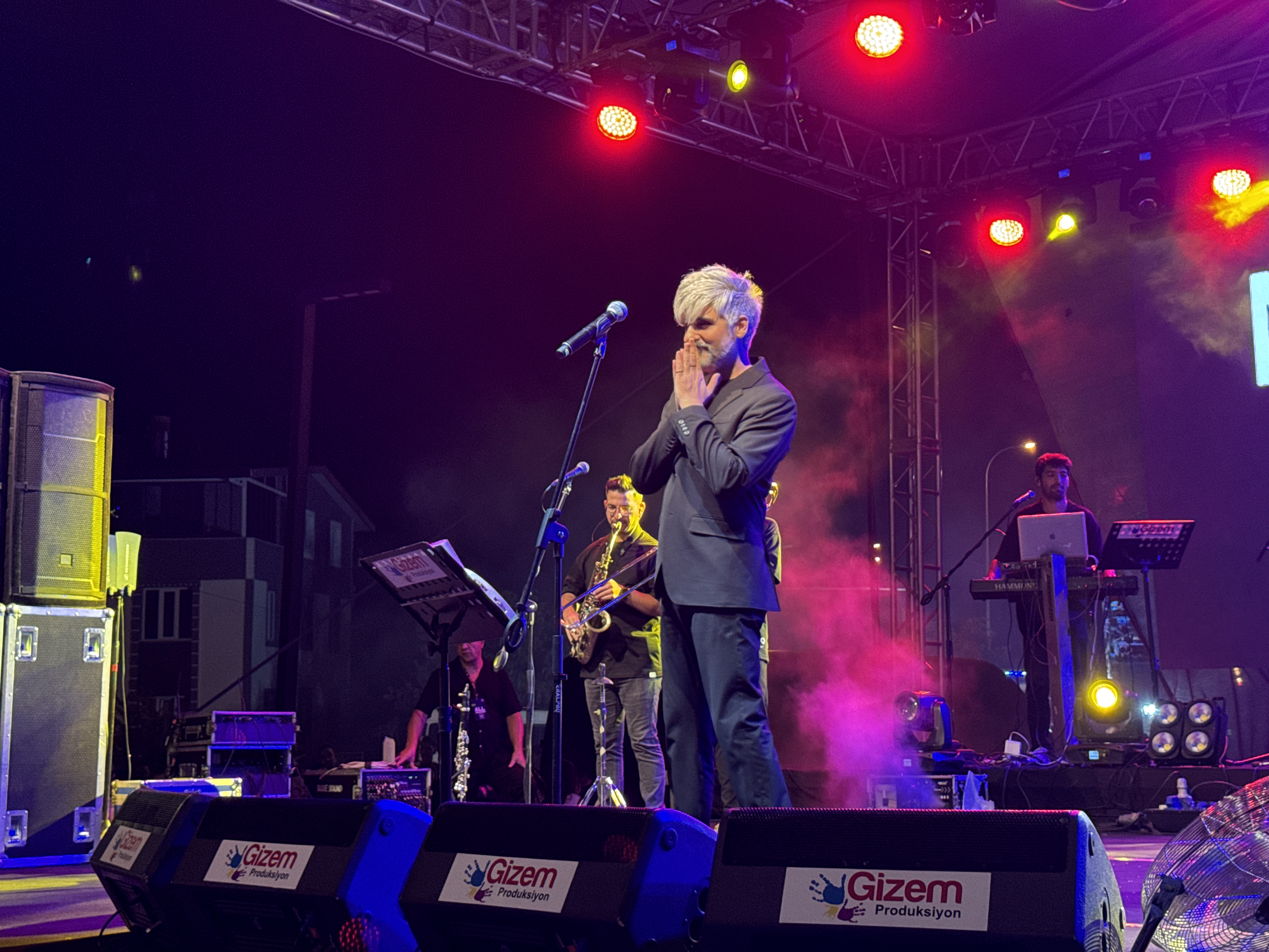 "Termal Turizm ve Gurbetçi Festivali"  Manuş Baba Afyonkarahisar'da konser verdi