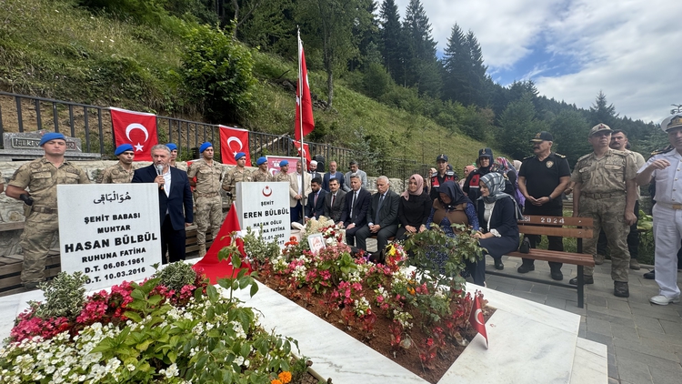 Şehit Eren Bülbül Şehadetinin 7'nci Yılında Mezarı Başında Anıldı